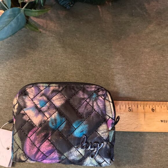 Lug Choo Mini Bloom Pill Case - Picture 5 of 6